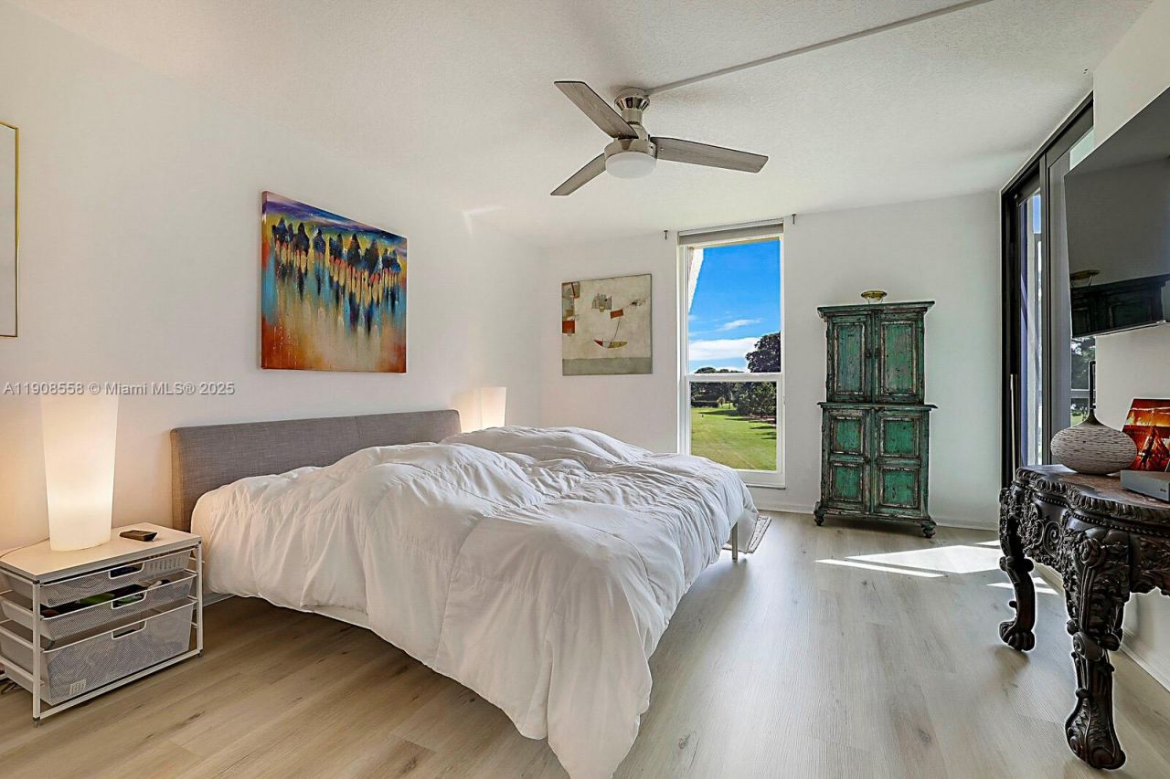 5390 Woodland Lakes Dr, Unit 301, Palm Beach Gardens, FL 33418 Photo