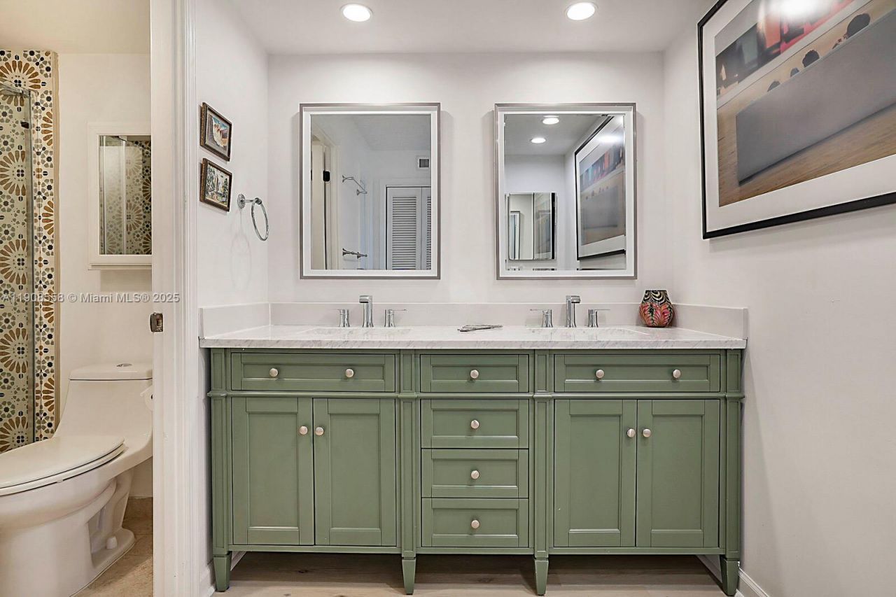 5390 Woodland Lakes Dr, Unit 301, Palm Beach Gardens, FL 33418 Photo