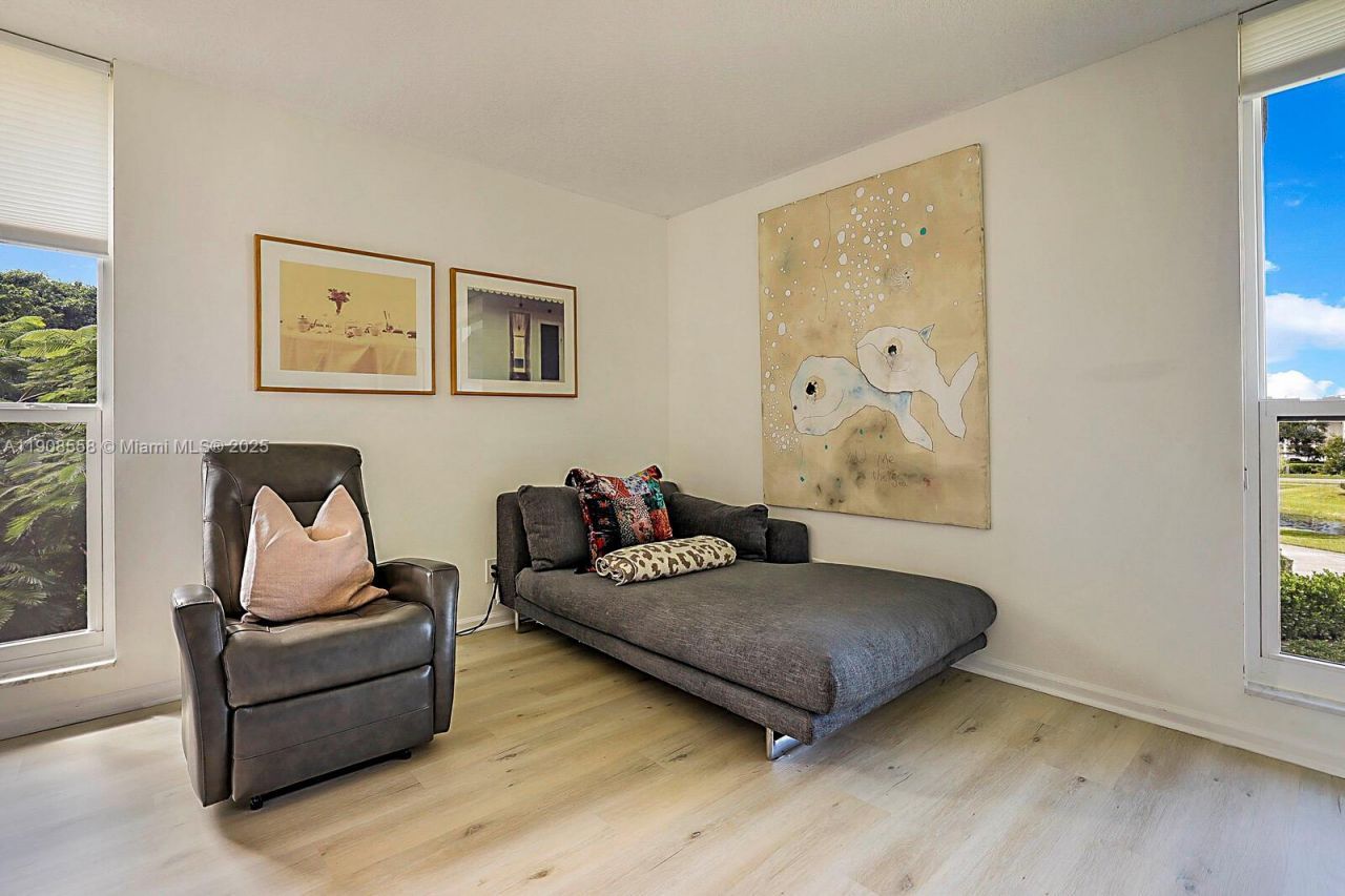 5390 Woodland Lakes Dr, Unit 301, Palm Beach Gardens, FL 33418 Photo