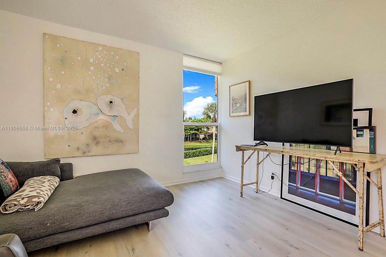 5390 Woodland Lakes Dr, Unit 301, Palm Beach Gardens, FL 33418 Photo