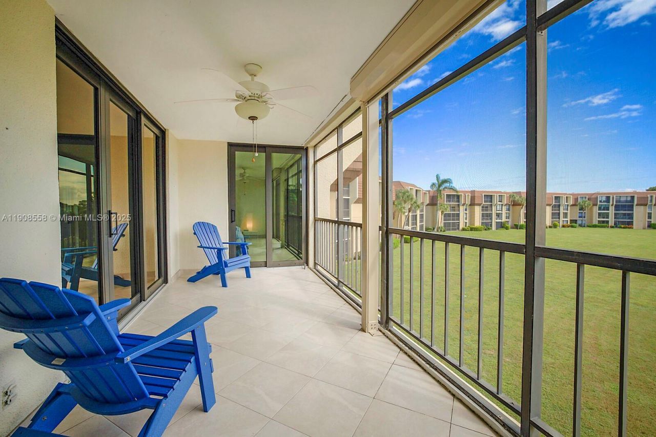 5390 Woodland Lakes Dr, Unit 301, Palm Beach Gardens, FL 33418 Photo