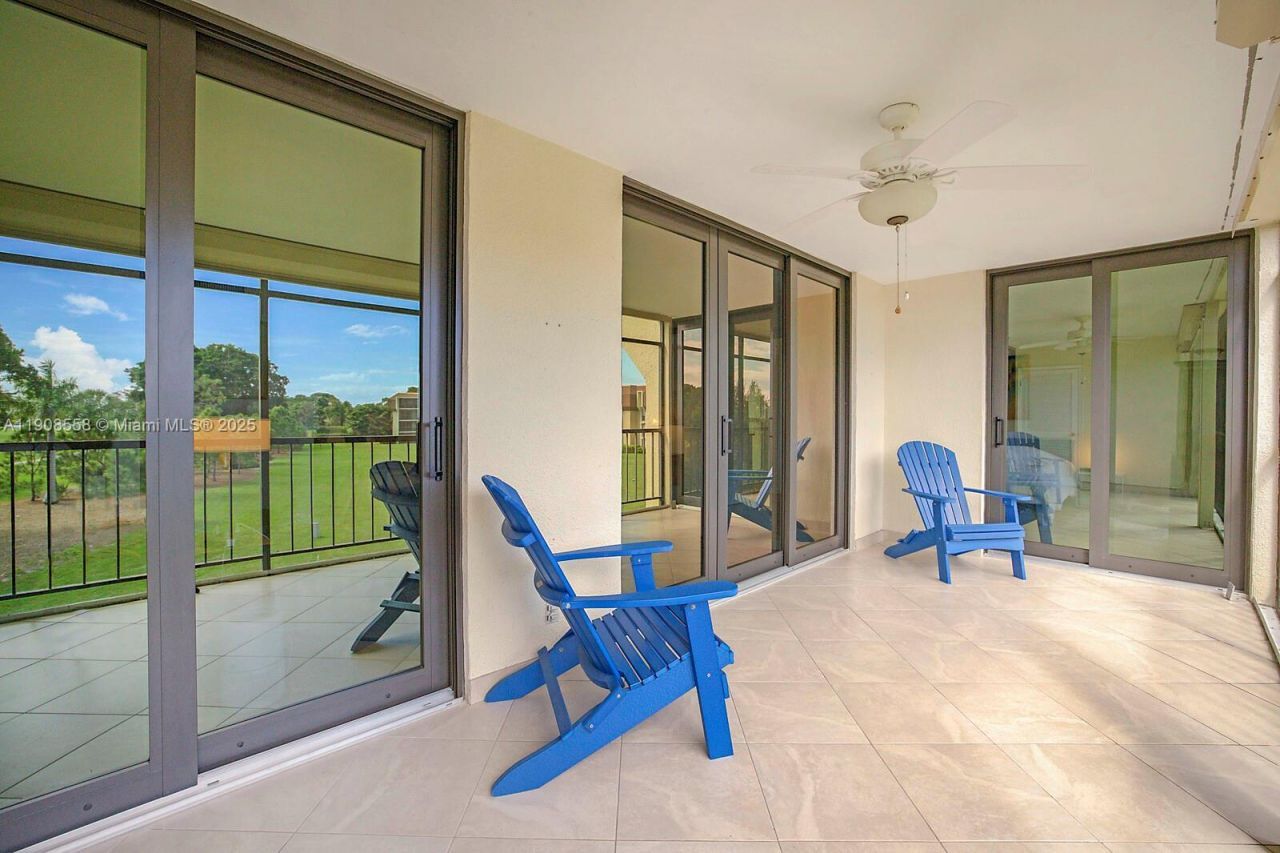 5390 Woodland Lakes Dr, Unit 301, Palm Beach Gardens, FL 33418 Photo