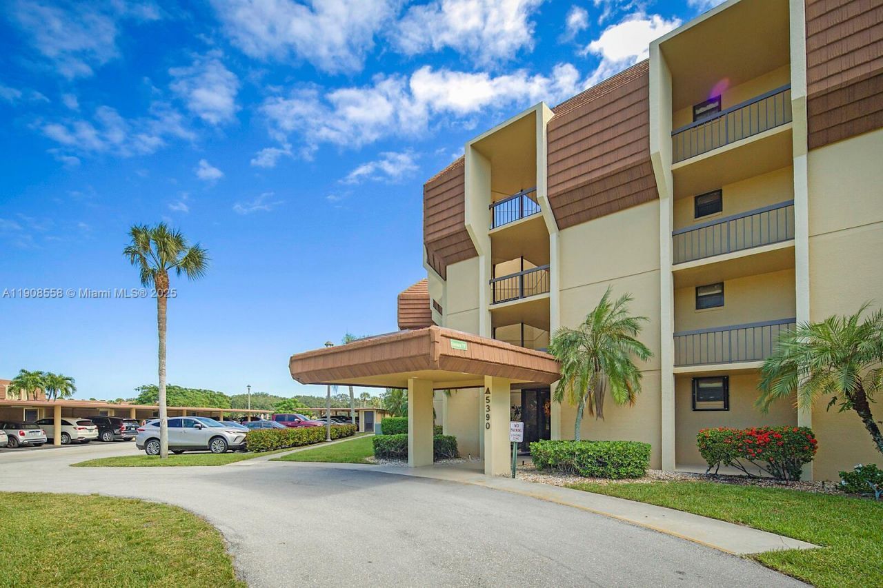 5390 Woodland Lakes Dr, Unit 301, Palm Beach Gardens, FL 33418 Photo