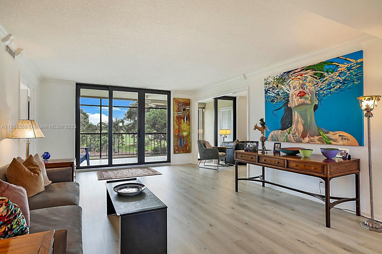 5390 Woodland Lakes Dr, Unit 301, Palm Beach Gardens, FL 33418 Photo