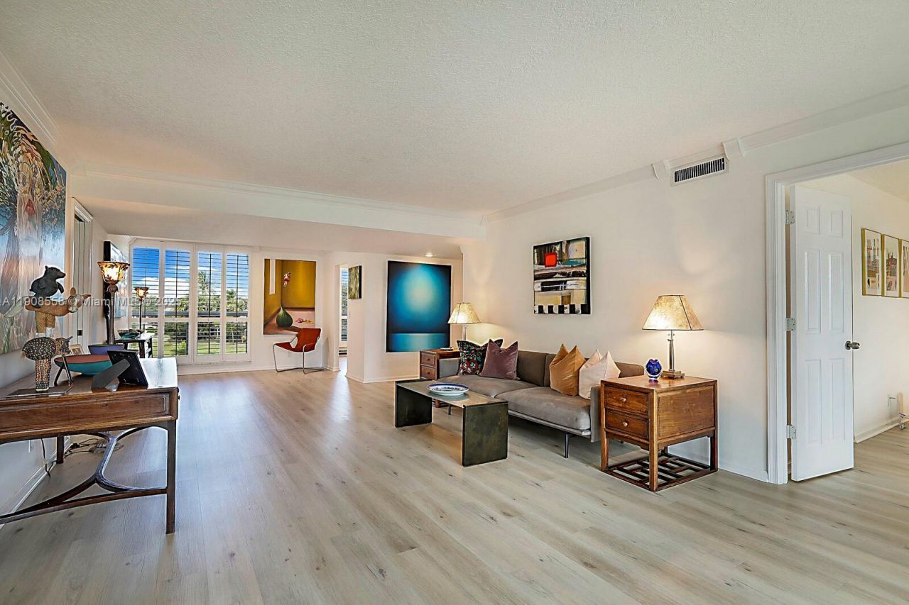 5390 Woodland Lakes Dr, Unit 301, Palm Beach Gardens, FL 33418 Photo