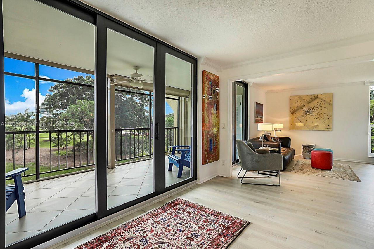 5390 Woodland Lakes Dr, Unit 301, Palm Beach Gardens, FL 33418 Photo