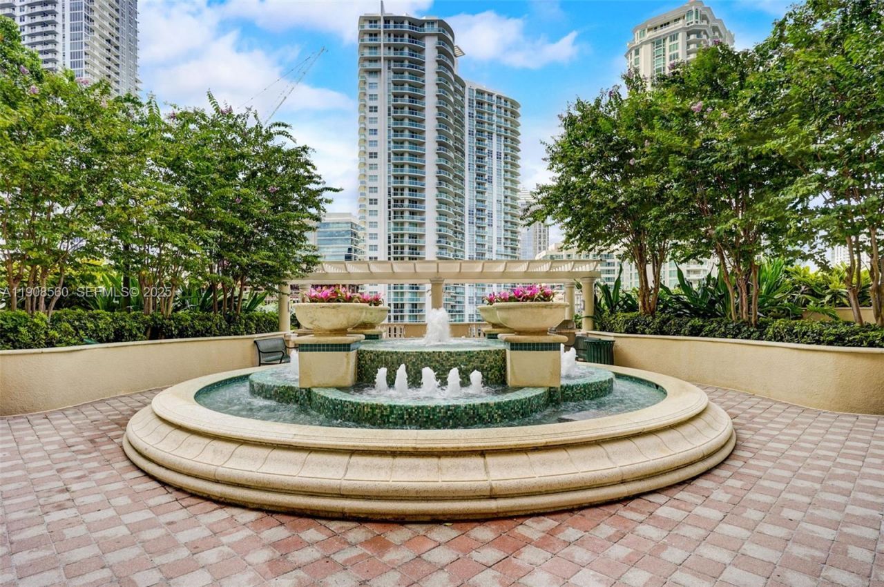 511 SE 5th Ave, Unit 806, Fort Lauderdale, FL 33301 Photo