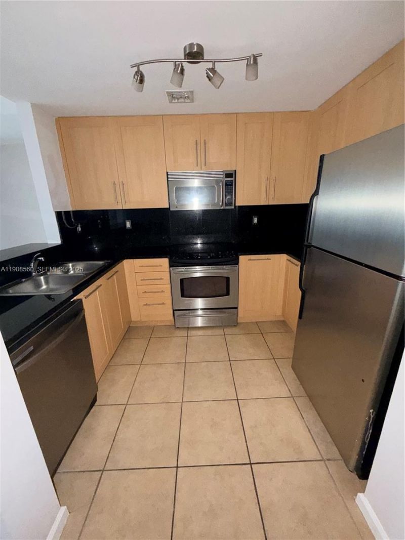 511 SE 5th Ave, Unit 806, Fort Lauderdale, FL 33301 Photo