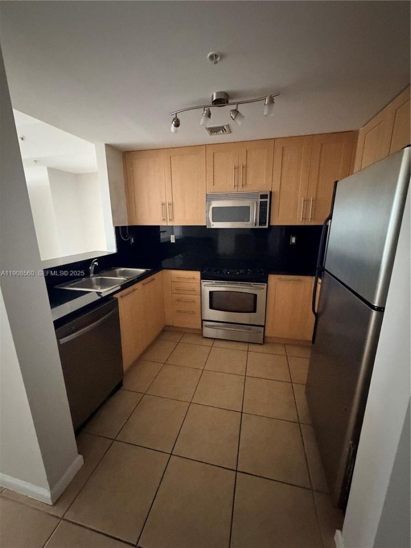 511 SE 5th Ave, Unit 806, Fort Lauderdale, FL 33301 Photo