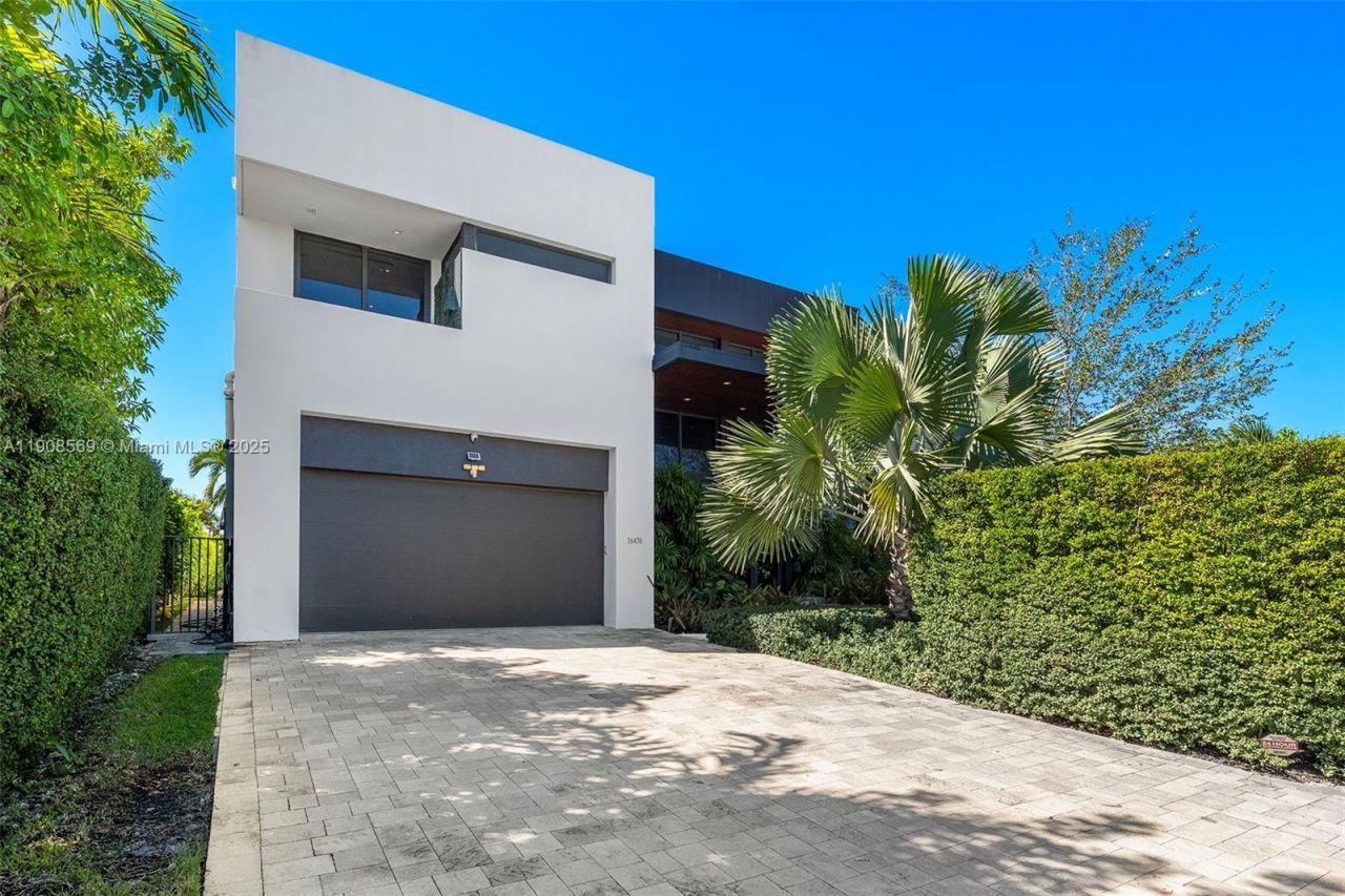 16470 NE 30th Ave, North Miami Beach, FL 33160 Photo