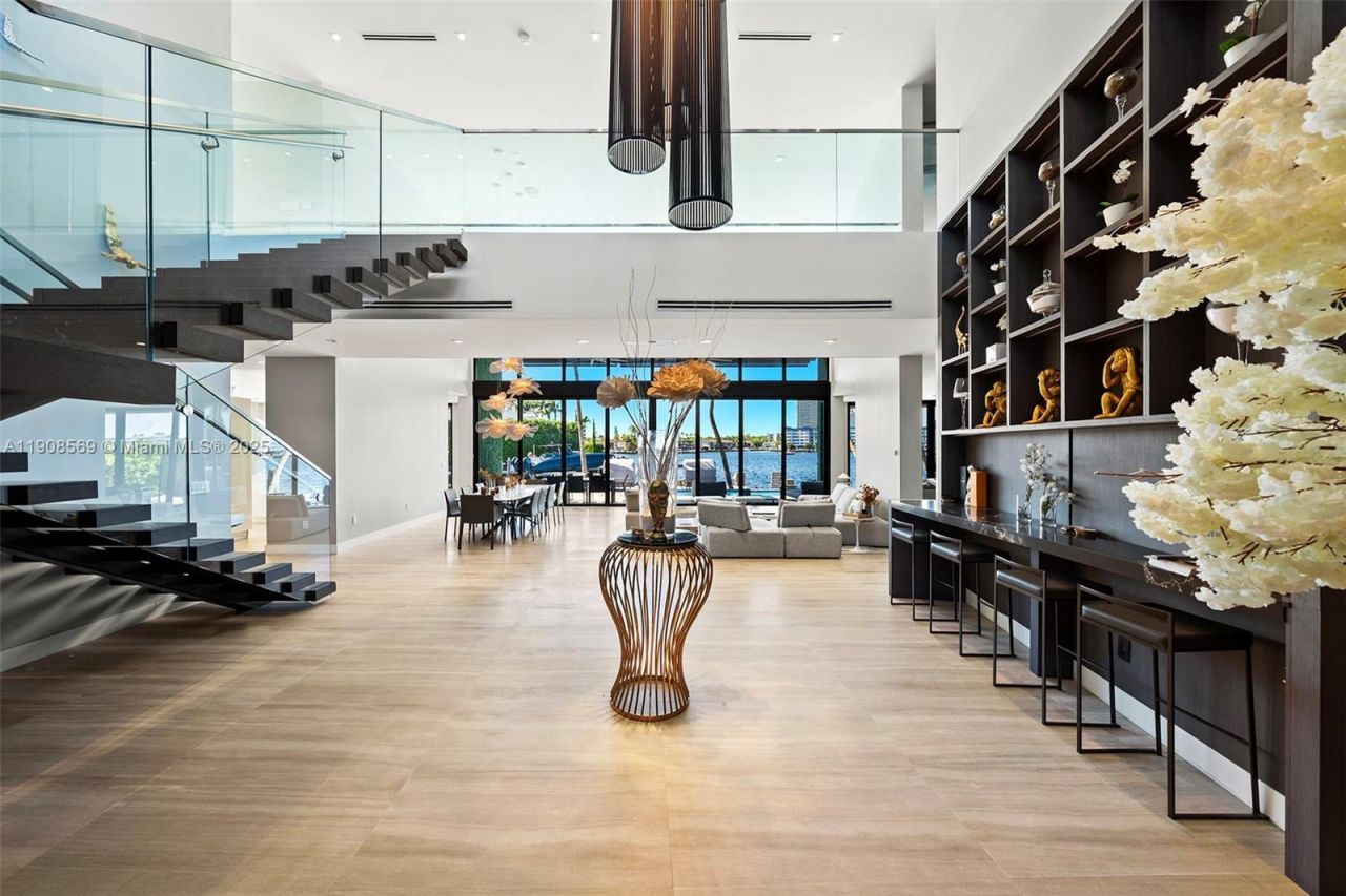 16470 NE 30th Ave, North Miami Beach, FL 33160 Photo