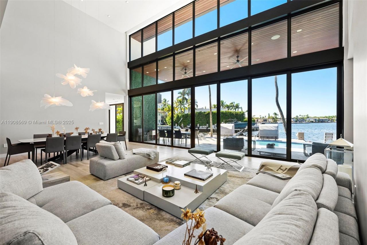 16470 NE 30th Ave, North Miami Beach, FL 33160 Photo