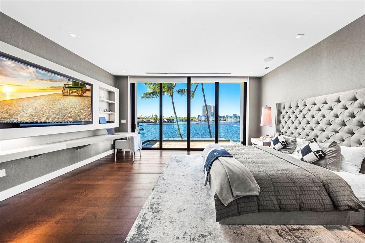 16470 NE 30th Ave, North Miami Beach, FL 33160 Photo