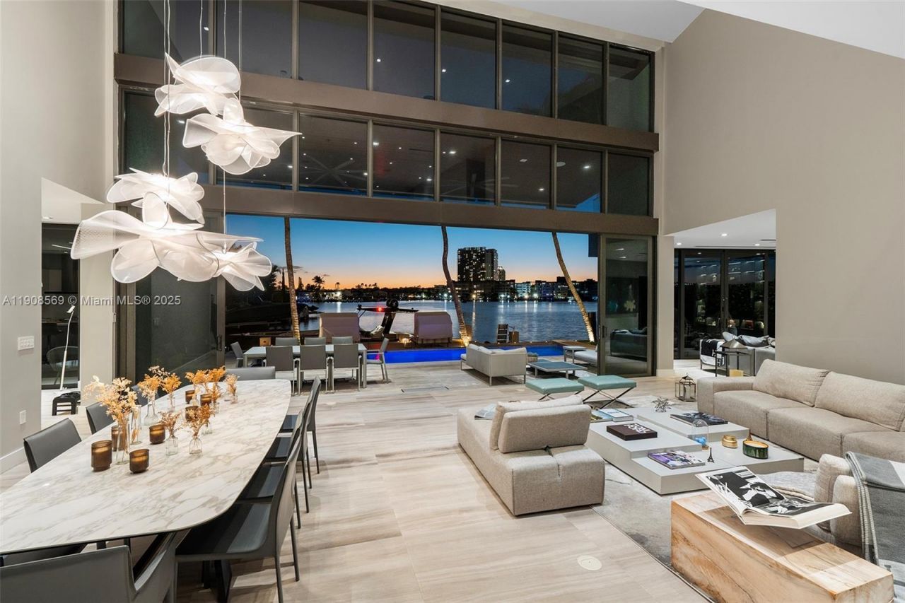 16470 NE 30th Ave, North Miami Beach, FL 33160 Photo