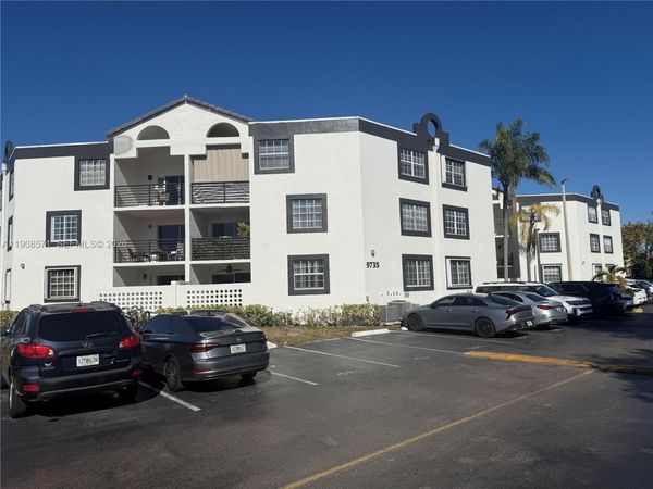 9735 Fontainebleau Blvd, Unit G205, Miami, FL 33172