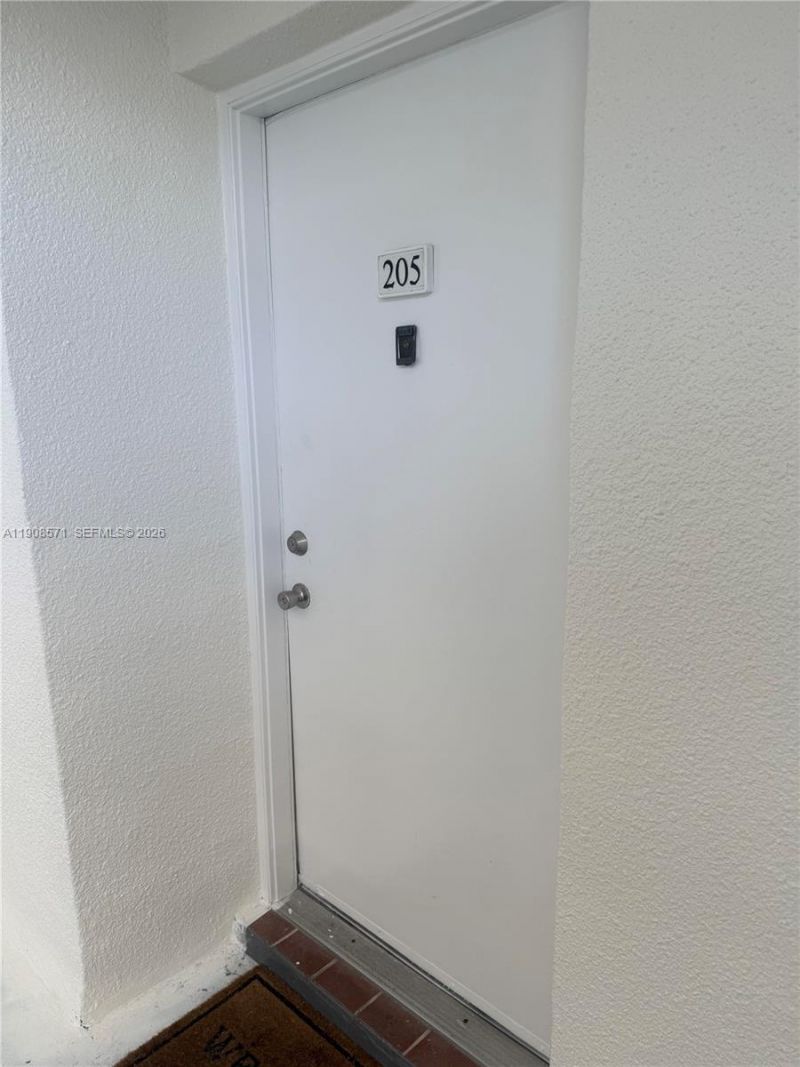 9735 Fontainebleau Blvd, Unit G205, Miami, FL 33172 Photo