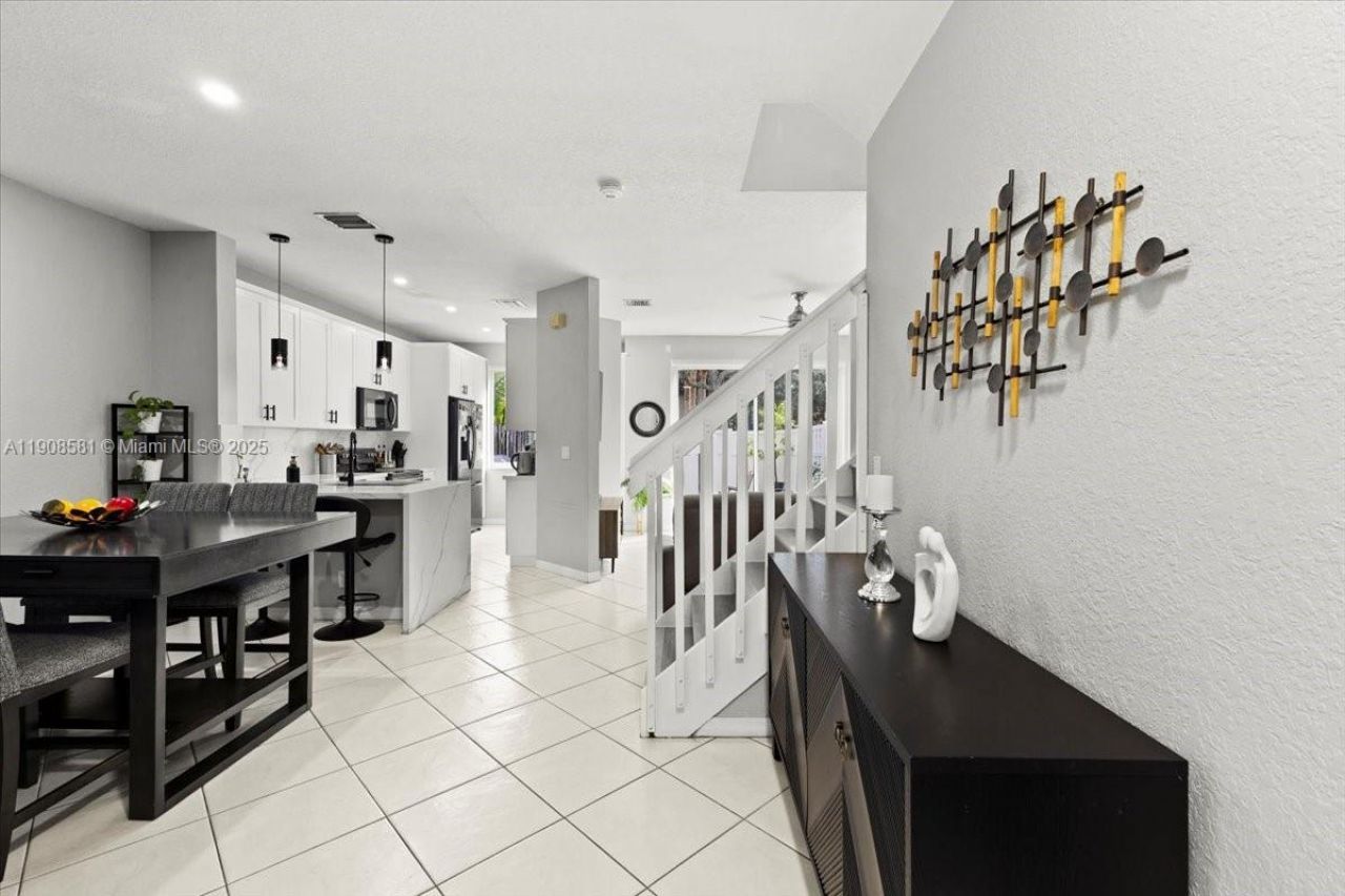 4086 NW 92nd Ave, Sunrise, FL 33351 Photo