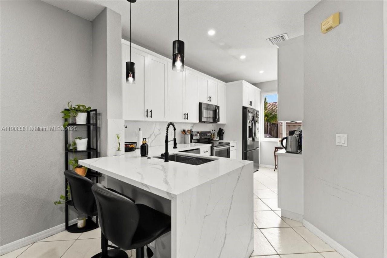 4086 NW 92nd Ave, Sunrise, FL 33351 Photo