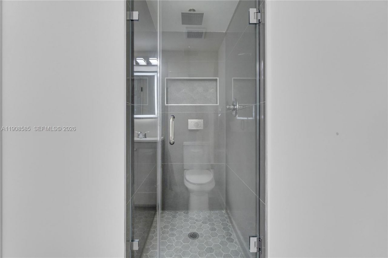 4709 NW 7th St, Unit 204-9, Miami, FL 33126 Photo