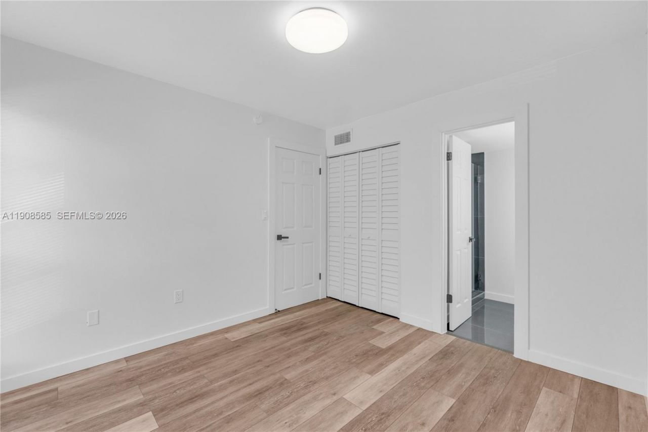 4709 NW 7th St, Unit 204-9, Miami, FL 33126 Photo