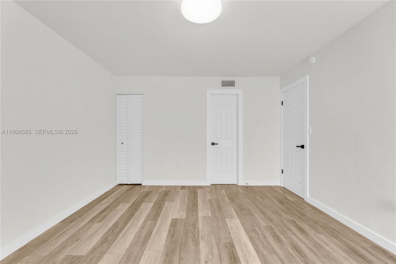 4709 NW 7th St, Unit 204-9, Miami, FL 33126 Photo