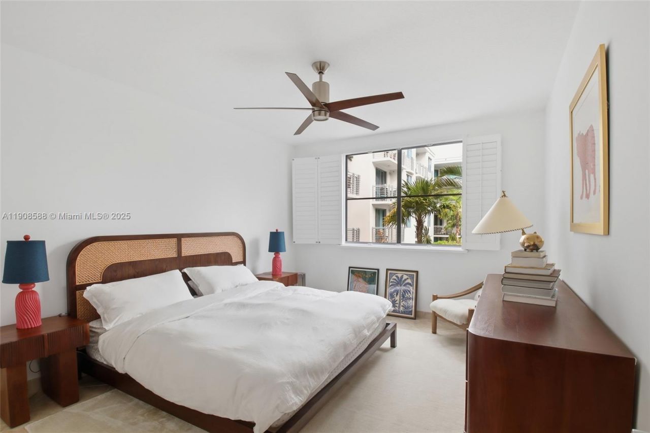 110 Washington Ave, Unit 2420, Miami Beach, FL 33139 Photo