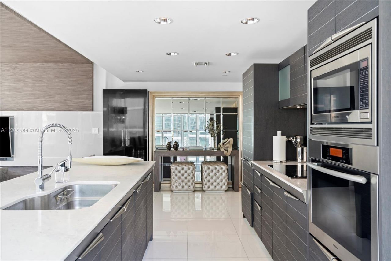 Please Call For Address, Unit 3501, Miami, FL 33131 Photo