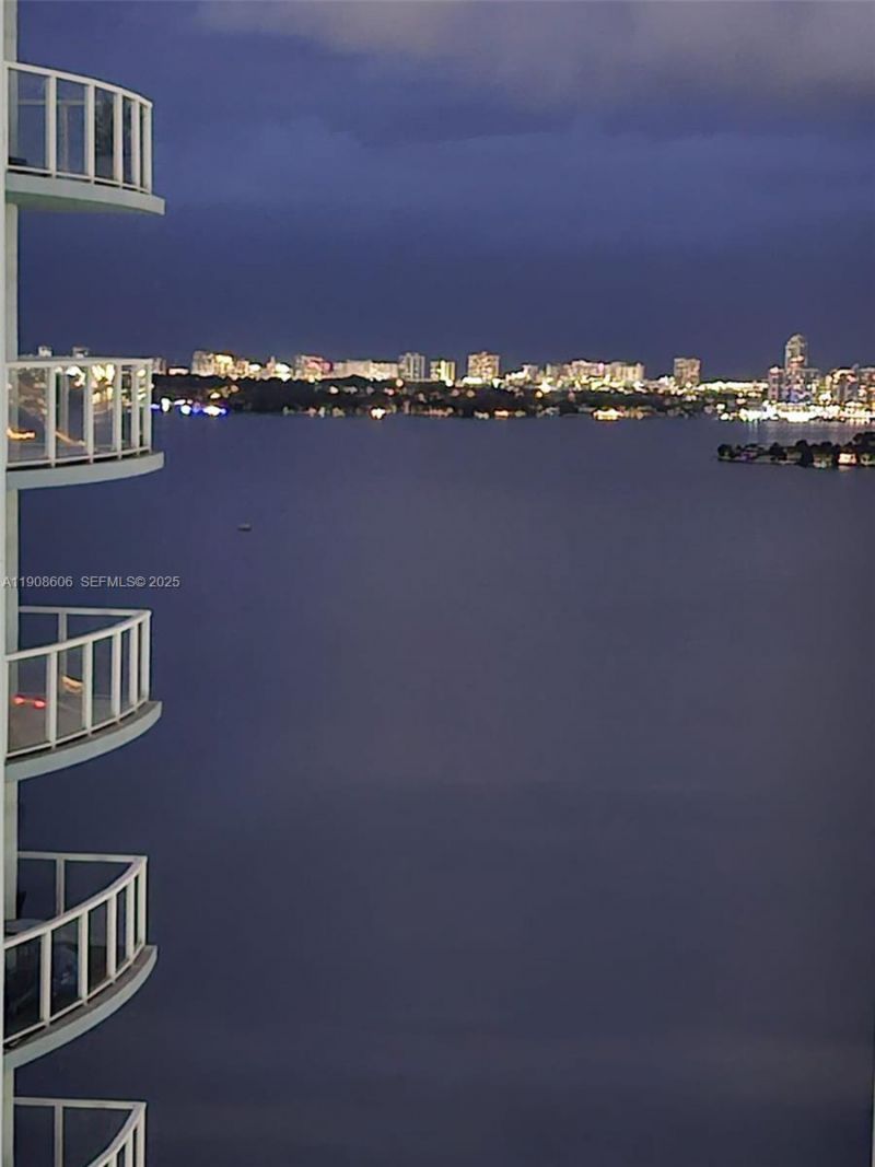 1900 N Bayshore Dr, Unit 4007, Miami, FL 33132 Photo