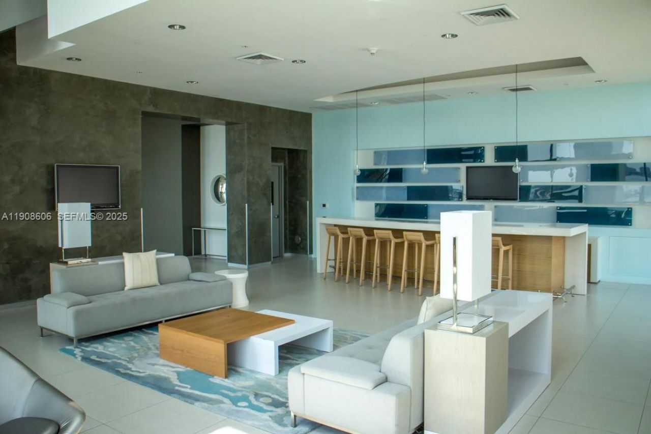 1900 N Bayshore Dr, Unit 4007, Miami, FL 33132 Photo