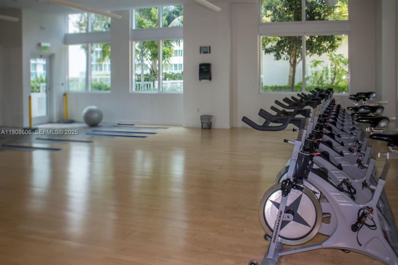 1900 N Bayshore Dr, Unit 4007, Miami, FL 33132 Photo