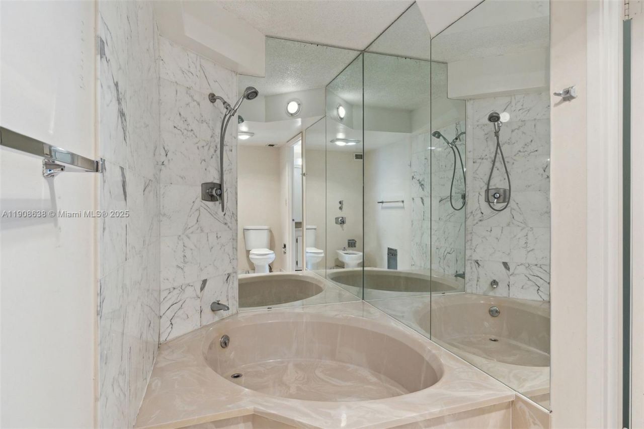 1901 Brickell Ave, Unit B1408, Miami, FL 33129 Photo