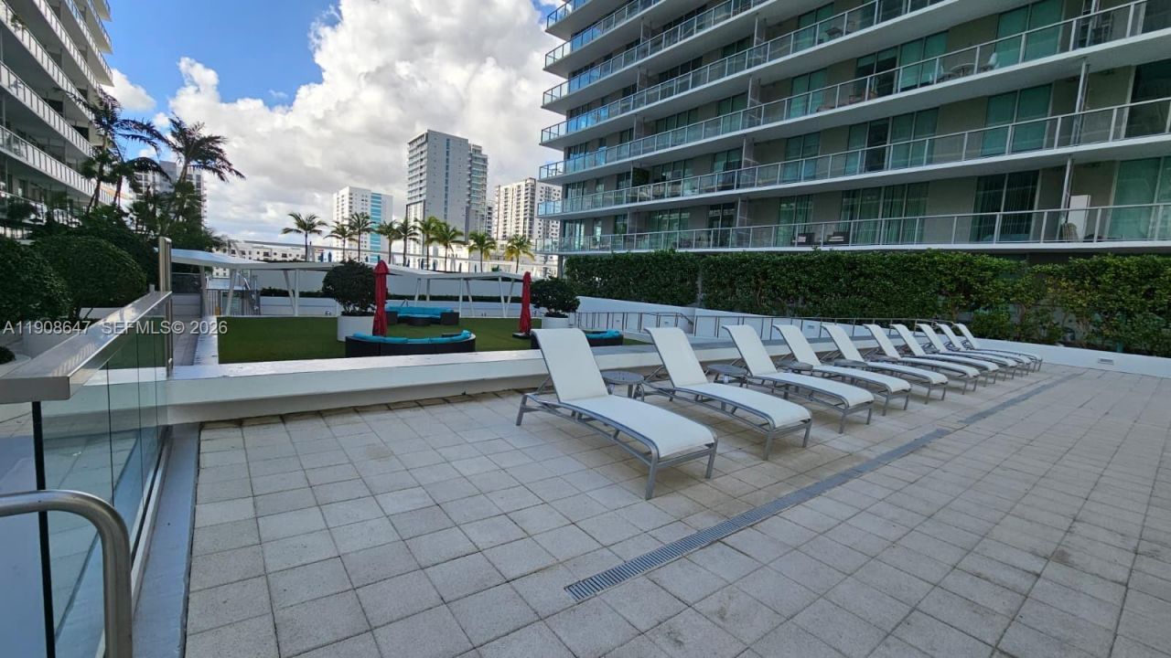 1111 SW 1st Ave, Unit 2124-N, Miami, FL 33130 Photo