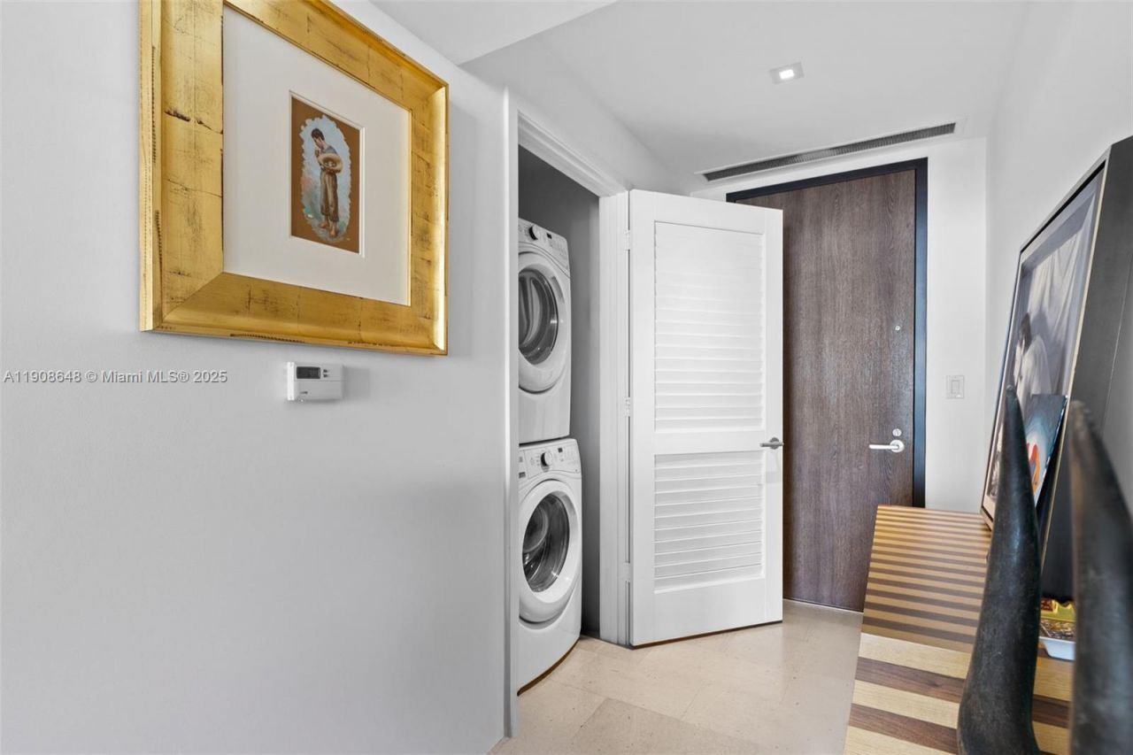 68 SE 6th St, Unit 2505, Miami, FL 33131 Photo