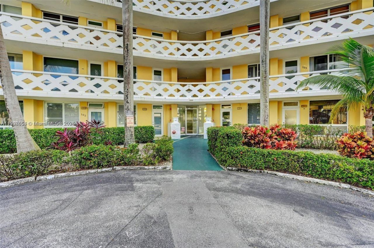 2400 NE 9th St, Unit 104, Fort Lauderdale, FL 33304 Photo