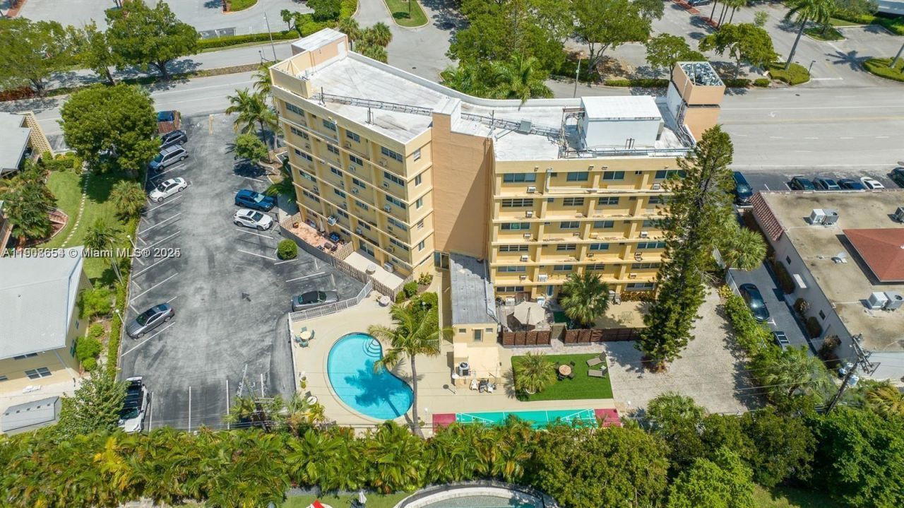 2400 NE 9th St, Unit 104, Fort Lauderdale, FL 33304 Photo