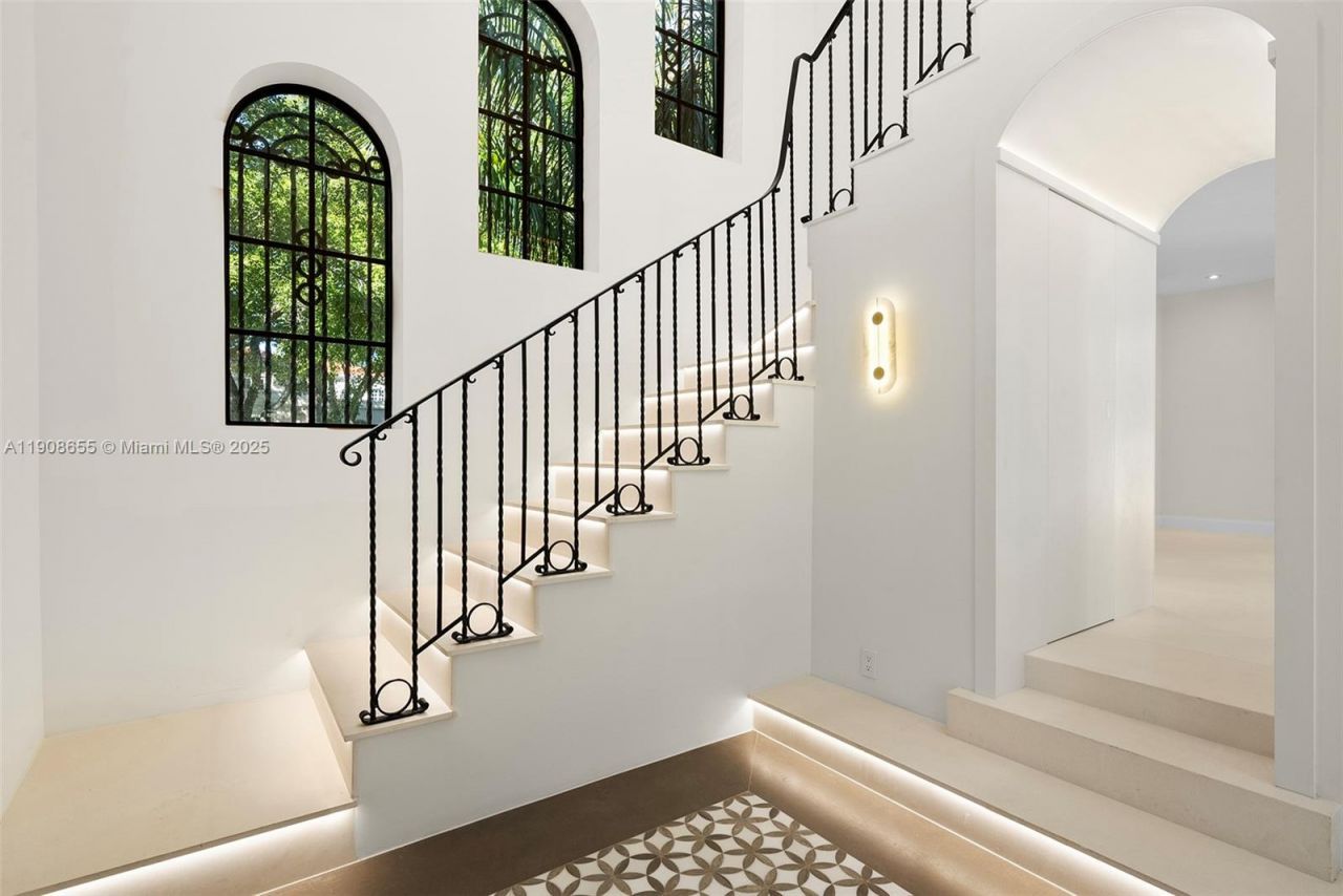 601 NE 56th St, Miami, FL 33137 Photo