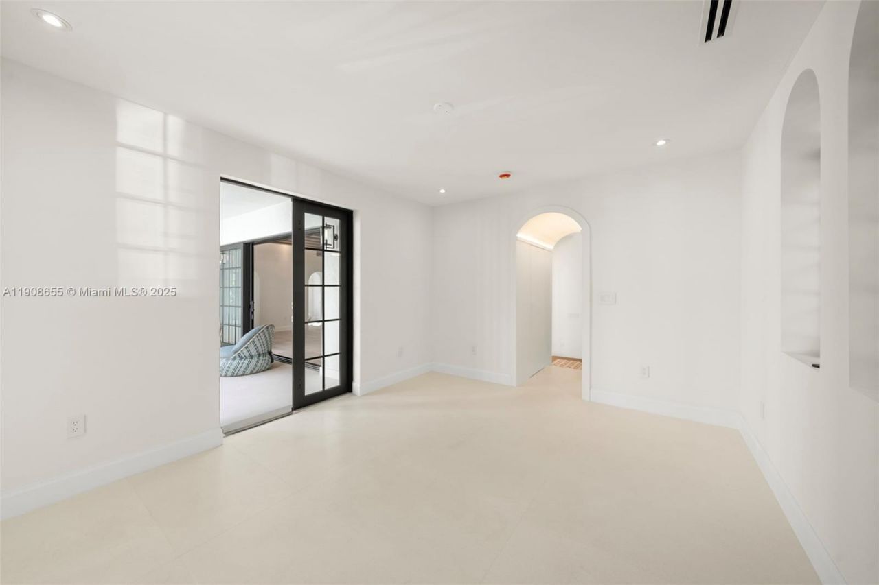 601 NE 56th St, Miami, FL 33137 Photo