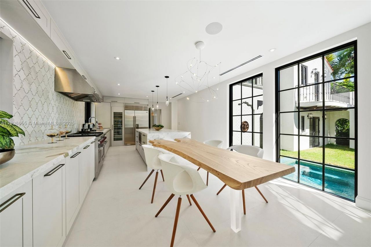 601 NE 56th St, Miami, FL 33137 Photo