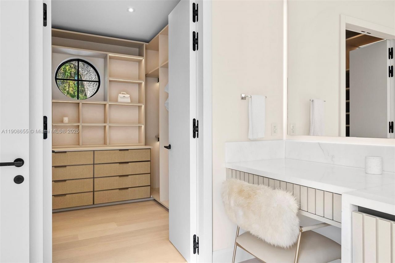 601 NE 56th St, Miami, FL 33137 Photo