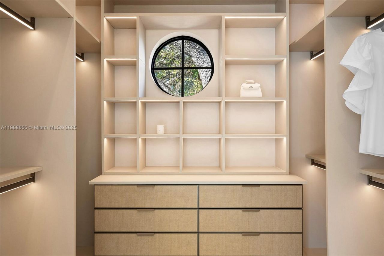 601 NE 56th St, Miami, FL 33137 Photo