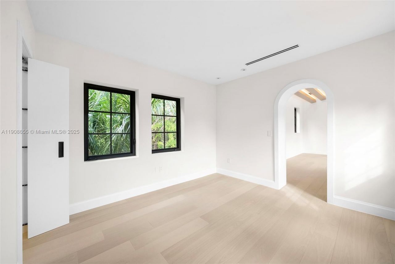 601 NE 56th St, Miami, FL 33137 Photo