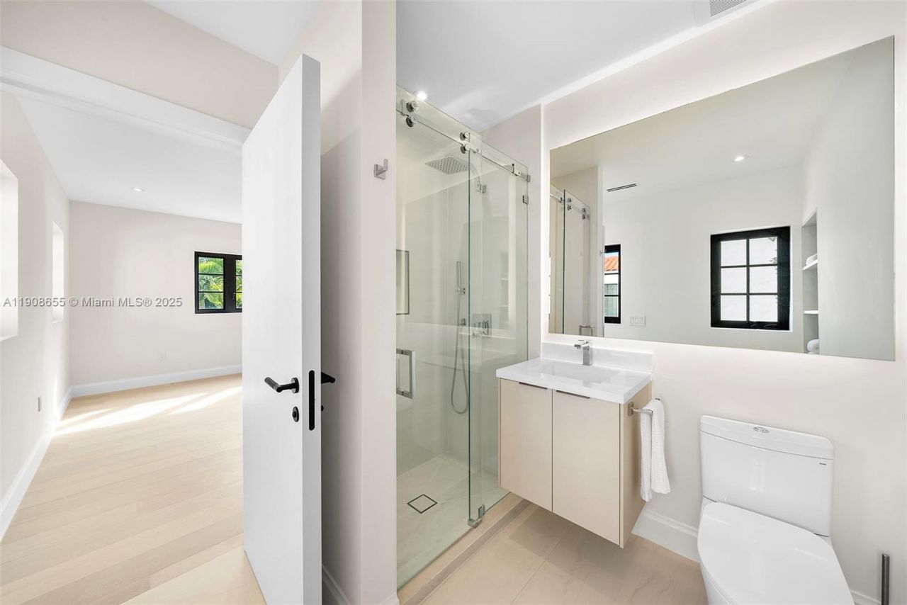 601 NE 56th St, Miami, FL 33137 Photo