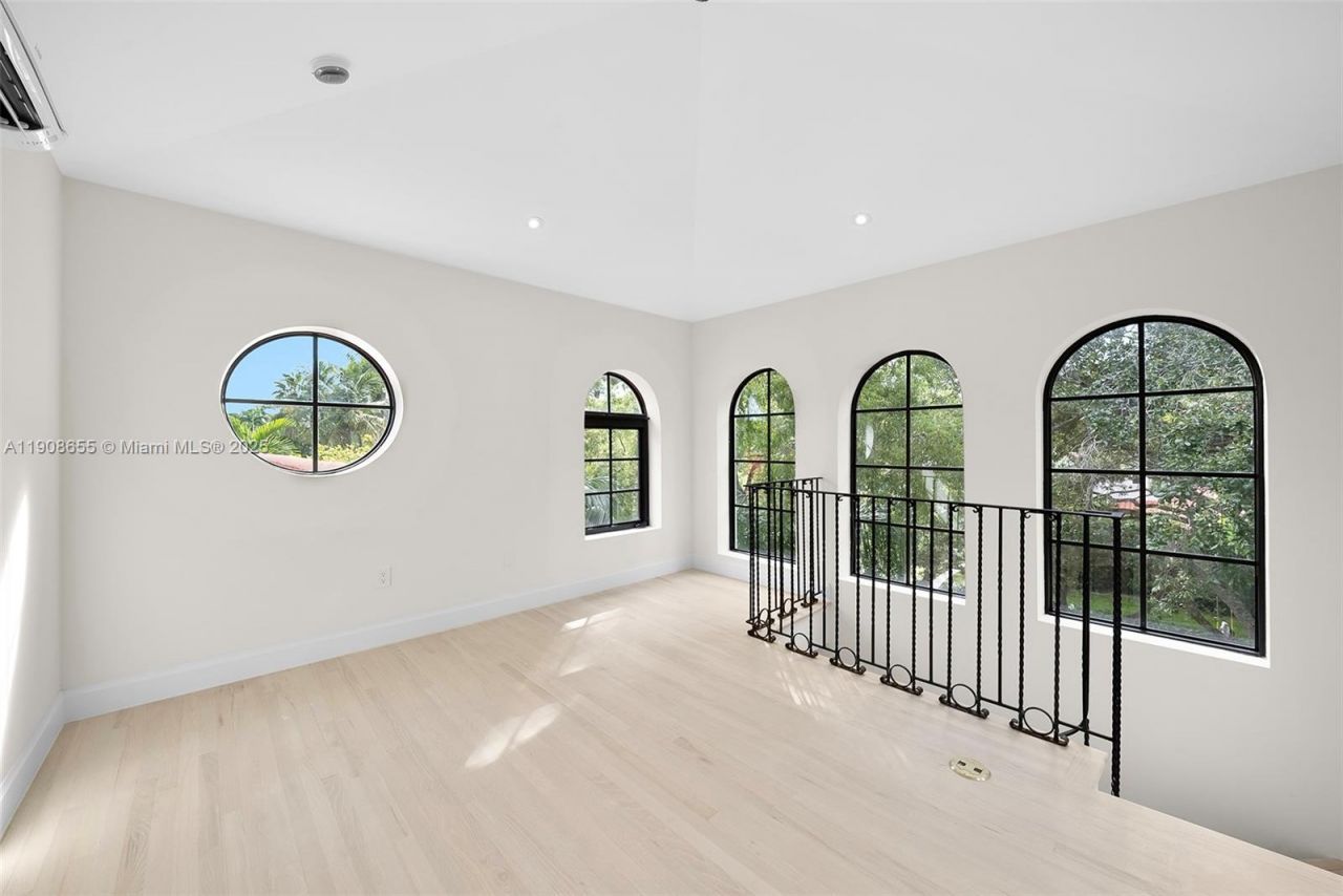 601 NE 56th St, Miami, FL 33137 Photo