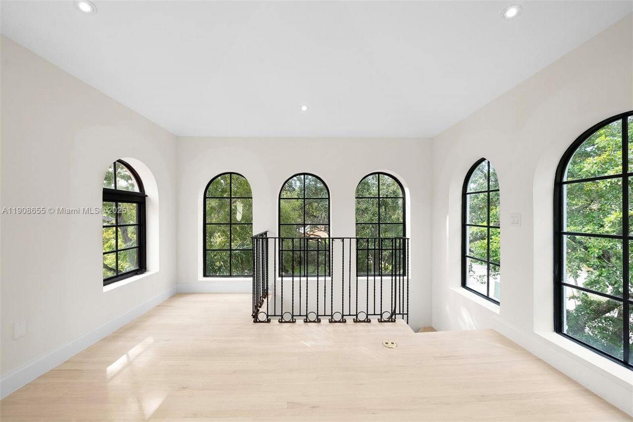 601 NE 56th St, Miami, FL 33137 Photo