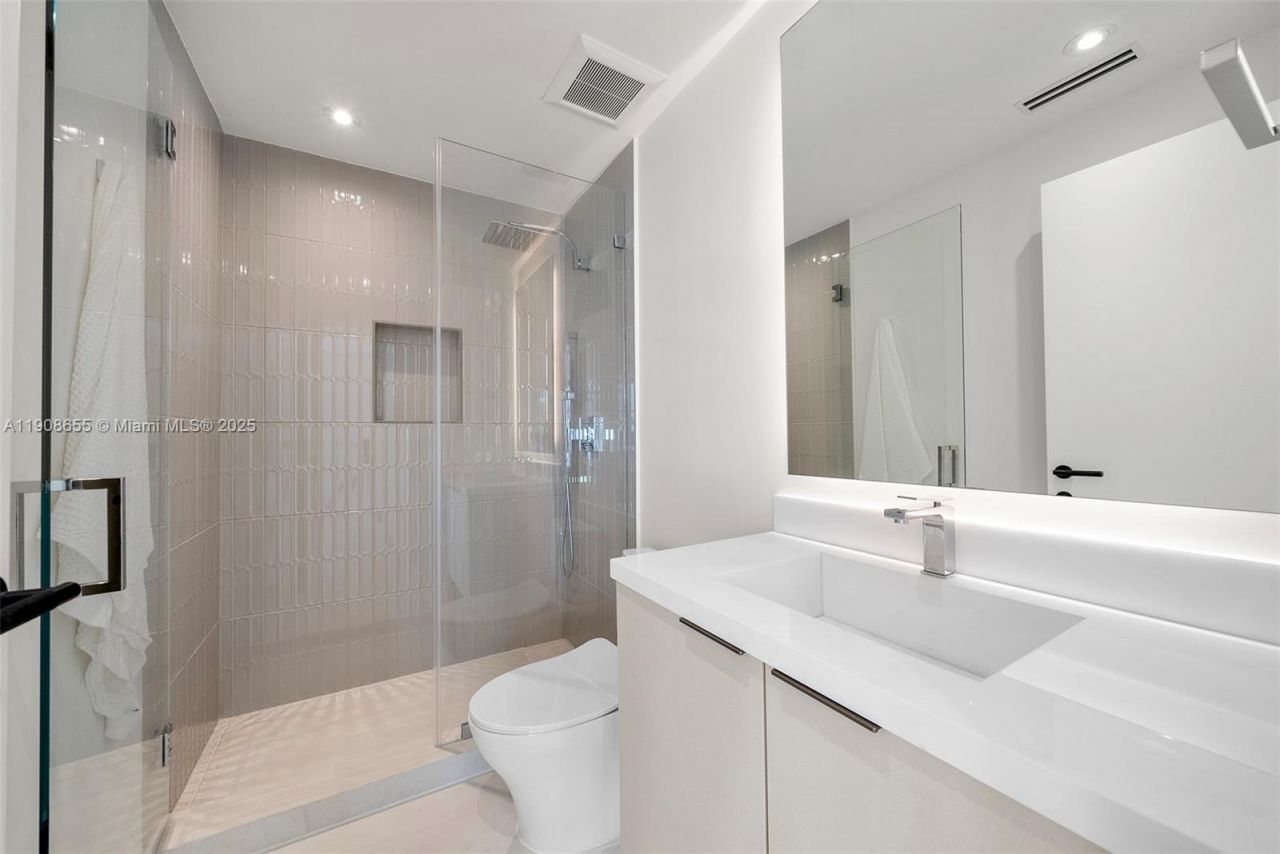 601 NE 56th St, Miami, FL 33137 Photo