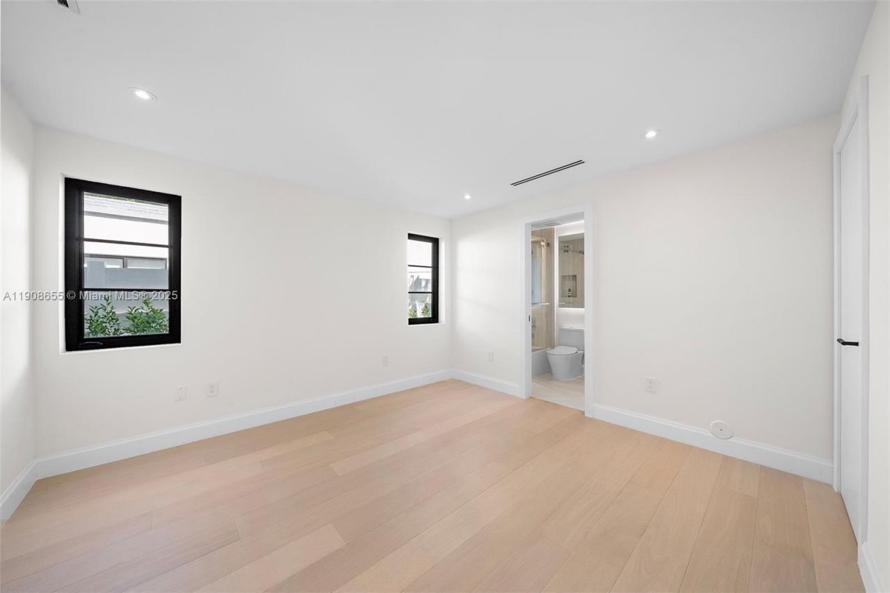 601 NE 56th St, Miami, FL 33137 Photo