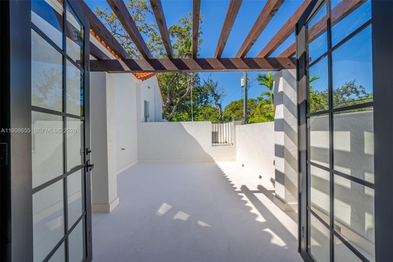 601 NE 56th St, Miami, FL 33137 Photo