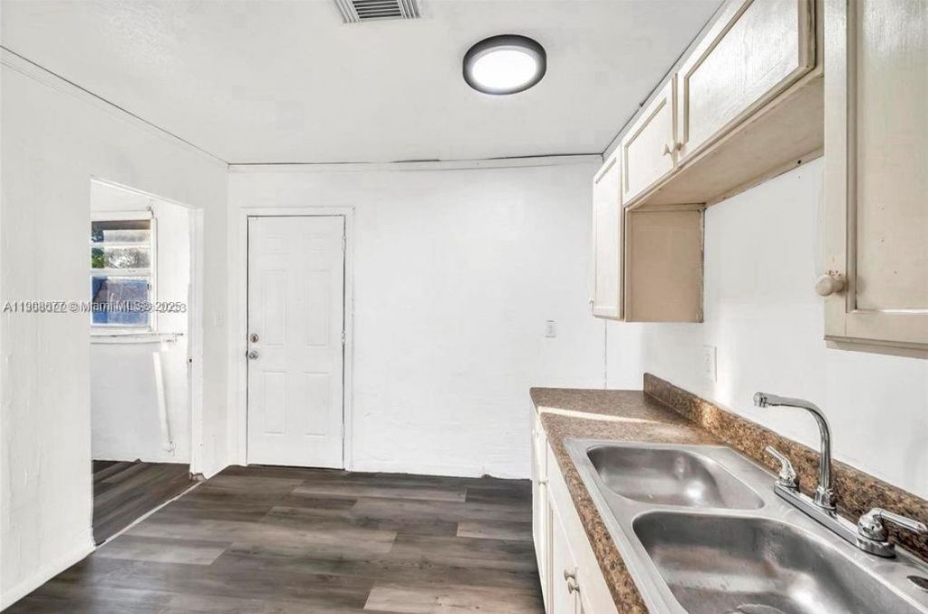 1001 N 16th Ct, Fort Pierce, FL 34950 Photo