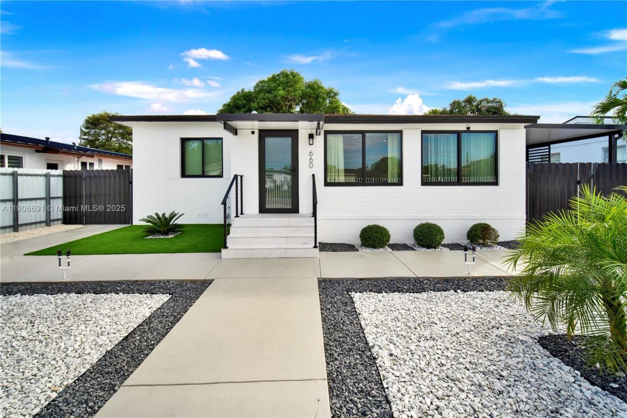 660 E 38th St, Hialeah, FL 33013 Photo