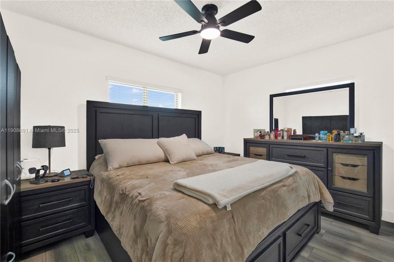 660 E 38th St, Hialeah, FL 33013 Photo